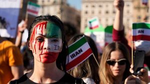 Iranian Government Responds Firmly To Ongoing Protests