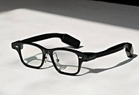 Alibaba Launches Quark AI Glasses with Swappable Batteries