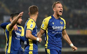 Hellas Verona Players Eye Scoring Opportunities Against Venezia FC