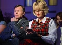 «Это был тяжелый опыт»: Стеснение в звездной семье, подозрения в изменах и брак с Меньшовой. Игорю Гордину 60 лет