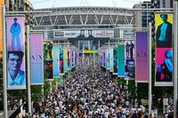 Oasis Wembley Stadium: Claims hundreds of fans snuck into venue without a ticket