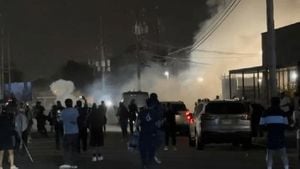 Violent Clashes Erupt At Broadview ICE Protest