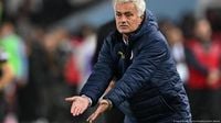 Fenerbahce boss Mourinho banned for 'offensive' comments