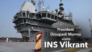 President Murmu Celebrates Indian Navy's Strength Aboard INS Vikrant