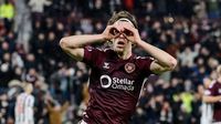 Hearts 2-0 St Mirren: League leaders survive early Beni Baningime red card to record gutsy win
