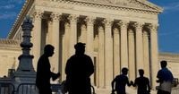 Supreme Court conservatives poised to back Trump in FTC firing case