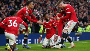 Manchester United Stuns City With Late Comeback Victory