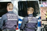 Neonazi-Aufmarsch in Stuttgart geplant: Polizei mit Großaufgebot im Demo-Einsatz - Nachrichten aus Stuttgart - Zeitungsverlag Waiblingen