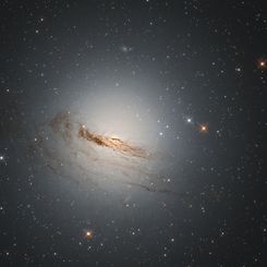 NGC 1947’nin İplikleri