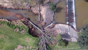 Ollera Creek Bridge Collapse Paralyzes North Queensland