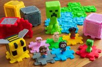 マクドナルドのハッピーセットに映画「マインクラフト/ ザ・ムービー」のコラボおもちゃ登場！自分だけの四角い世界をクリエイティブしよう