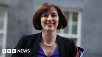 Early skirmishes in Labour race highlight government headache - BBC News