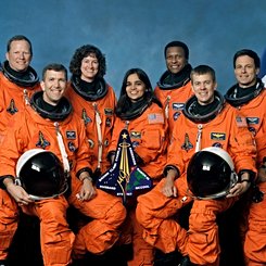 Space Shuttle and Crew Lost During Re-Entry