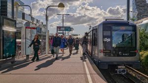 Morning Metro Disruption Hits Amsterdam Commuters