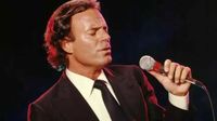 'El español que enamoró al mundo', de Ignacio Peyró: retrato de Julio Iglesias y de nosotros mismos