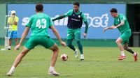 Palmeiras treina dinâmicas e simulações de jogo visando final contra Corinthians