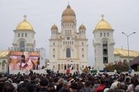 Thousands Attend Consecration of Romania’s National Cathedral Mosaics Greek City Times