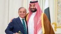 Saudi Arabia and Pakistan sign mutual defense pact – DW – 09/18/2025