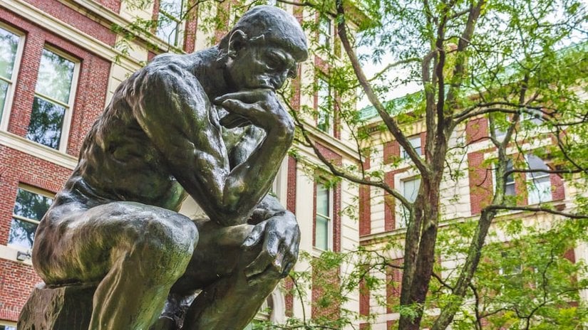 Düşünen Adam Heykeli