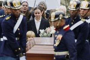 Colombia Mourns Slain Presidential Hopeful Miguel Uribe