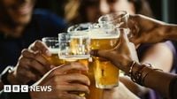 VE Day: Pubs to stay open later to mark 80th anniversary