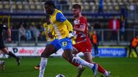 Former Arsenal player in coma after match collision