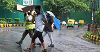 आज का मौसम 8 मई 2025: दिल्ली में झमाझम बारिश, यूपी और उत्तराखंड में भी जमकर बरसेंगे बादल, पढ़िए वेदर अपडेट