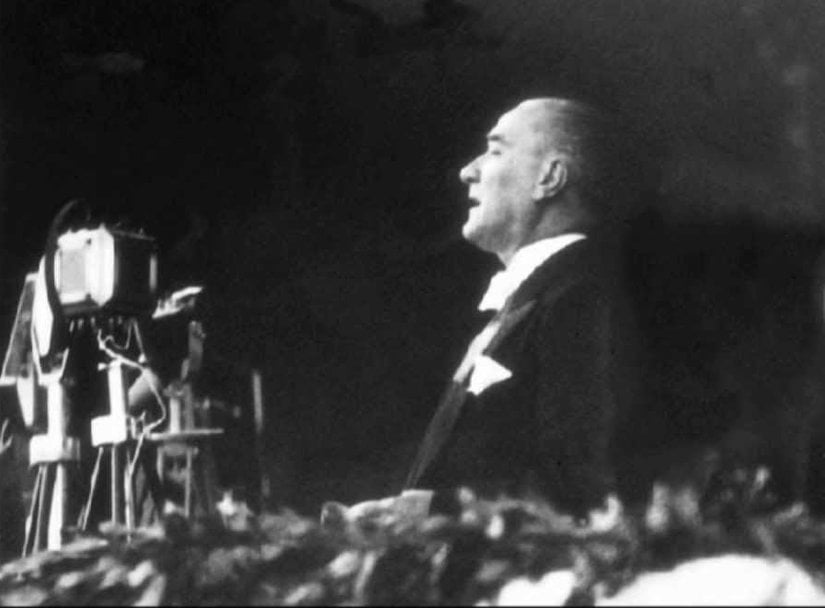 Atatürk kutlama törenleri sırasında