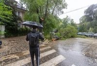 Maltempo, nuova allerta meteo: pioggia e grandine fino al 25 aprile - LaPresse