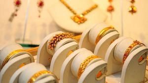 Gold Prices Surge Past $3,200 Amid Trade Tensions
