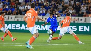 Historic Friendly Match Ends In Draw For El Salvador And Houston Dynamo