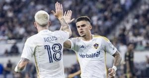 Galaxy Rally Late To Draw 3 3 With LAFC In El Trafico