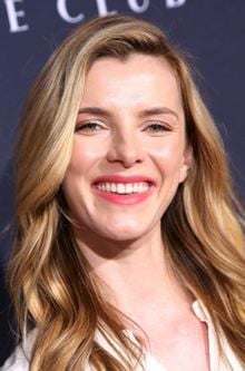 Betty Gilpin