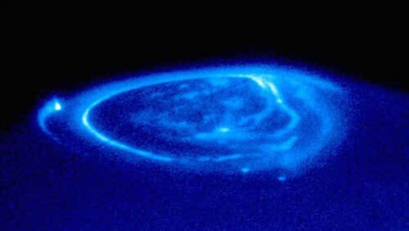 Hubble Uzay Teleskobu'nun çektiği Jüpiter’de oluşan aurora.