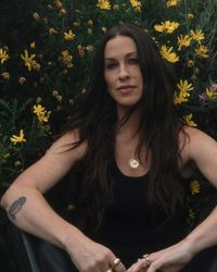 Alanis Morissette no Lollapalooza 2025: o que esperar do show da cantora no festival?