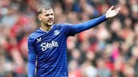Not Dibling: Moyes must replace Dewsbury-Hall with 