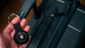 Airlines Enhance Luggage Tracking With Apple AirTags