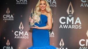 CMA Awards Honor Country Music's Best With Historic Wins