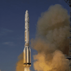 Rus Proton Roketi Zvezda'yı Fırlatıyor