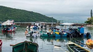 Super Typhoon Ragasa Slams Philippines And Threatens Asia