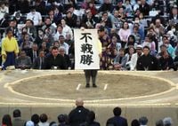 豊昇龍「負けても休場しない」宣言も…新横綱３９年ぶり休場「右肘が伸ばせない」 - スポーツ報知