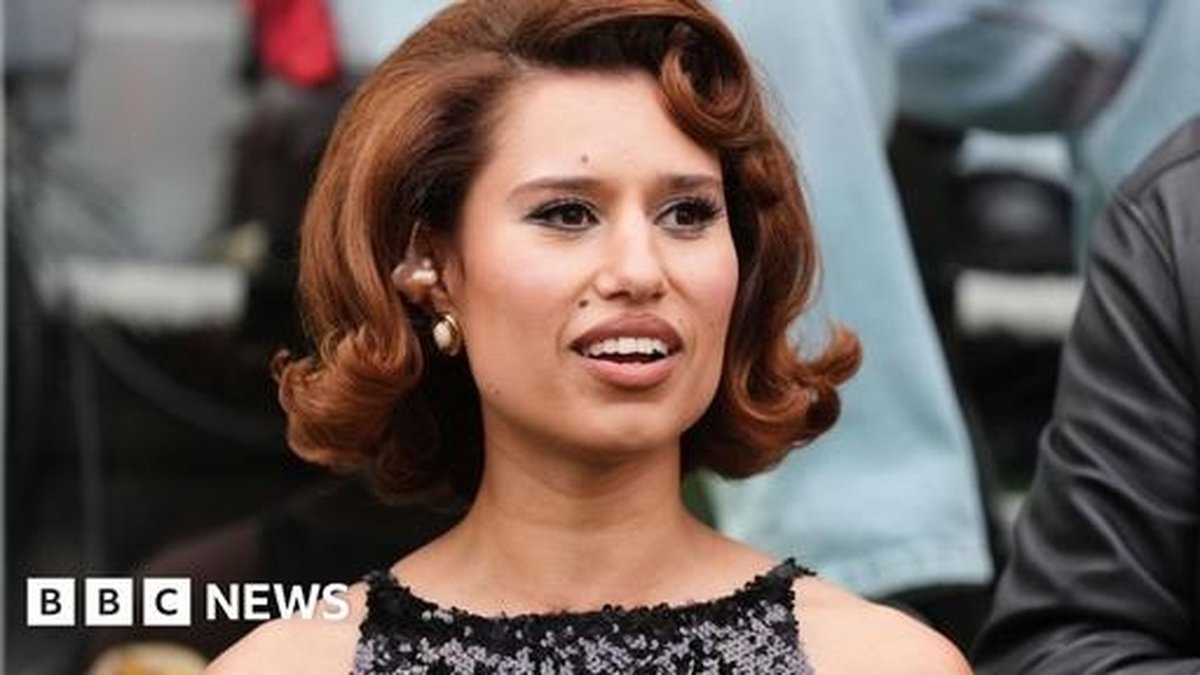 Raye Reunited With Stolen Songbooks Ahead Of Album - Grand Pinnacle Tribune