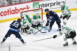 Stars Seek Second Win Against Jets In Playoff Clash