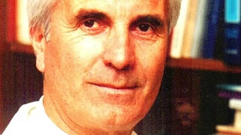 Prof. Alasdair Gelles, Doğu Birmingham Hastanesinde bulaşıcı hastalık danışmanı olarak çalışıyordu.