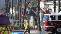 5 hospitalized after helicopter crashes in Huntington Beach, California