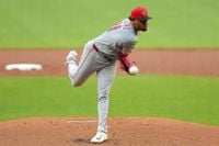Reds’ Hunter Greene exits start vs. Braves after 3 innings with groin injury