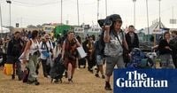 Glastonbury organisers warn of traffic delays leaving site amid 30C temperatures