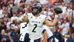 UTSA Roadrunners Dominate FIU Panthers In Record-Setting First Responder Bowl