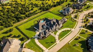 Long Island Luxury Homes Sell Below Expectations