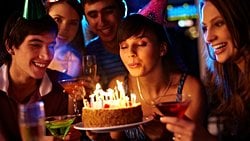 Bir Grup İçerisinde Aynı Doğum Gününe Sahip 2 Kişi Olma Olasılığı Nedir?